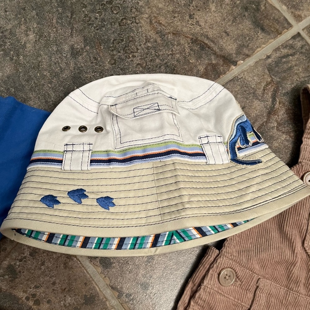 ๐ฆ Lot of 4 Item- Dino Overalls, 2 tshirts, new hat VGUC. Toddler 2T - Picture 11 of 15